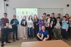 b04a90f1-aa34-46a8-8608-9780620cacfa